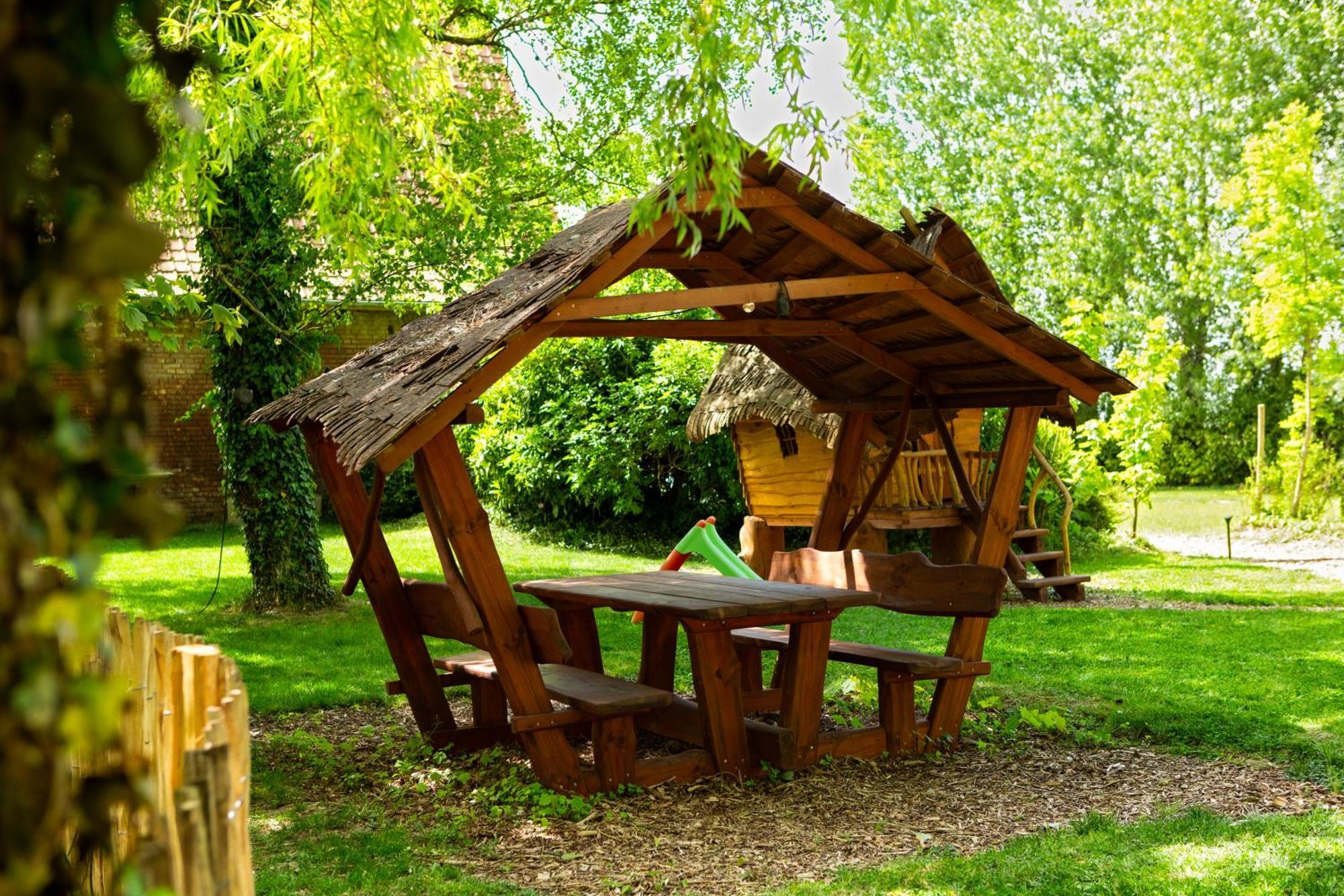 Au Pied Du Frene Villa Herzeele Luaran gambar