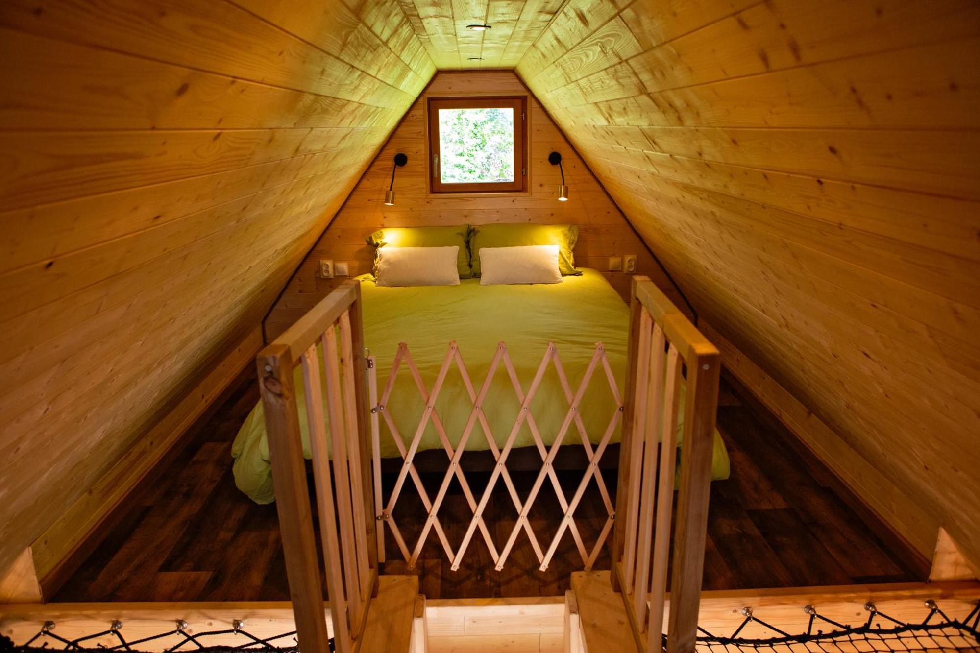 Au Pied Du Frene Villa Herzeele Luaran gambar